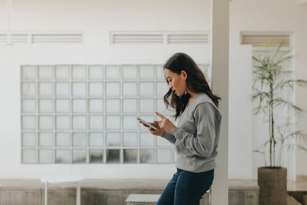 Mindful Browsing: How to Invest Your Online Hours in Compliance & AML/CFT Mastery
